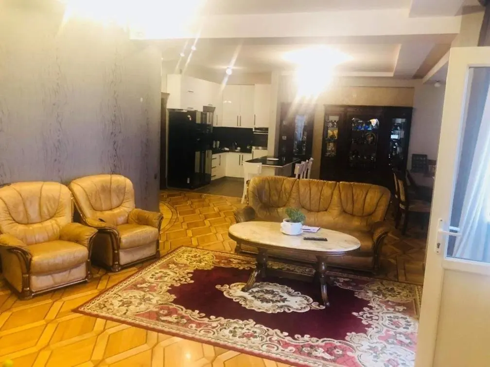 Кутаиси: Apartments near University