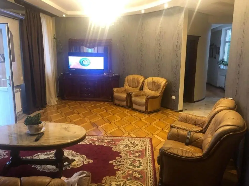 Кутаиси: Apartments near University