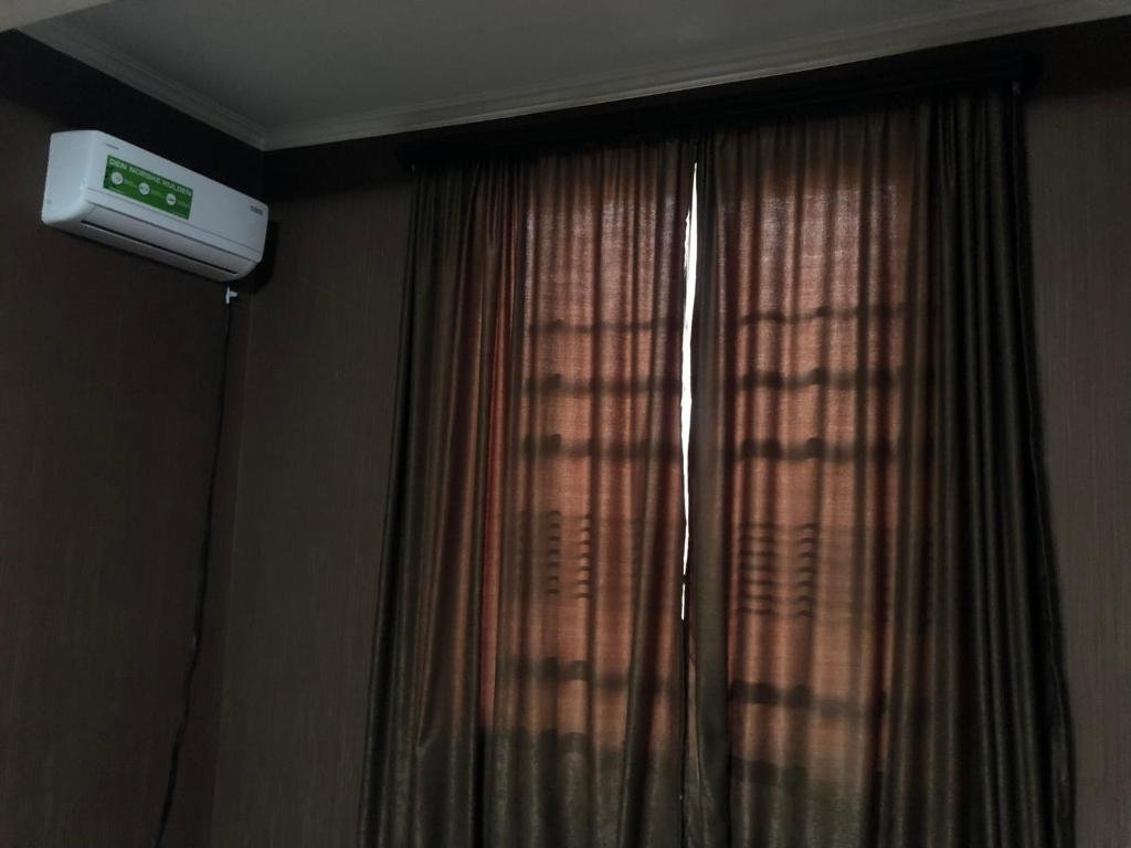 Тбилиси: Newly Renovated 3 Room Apartment