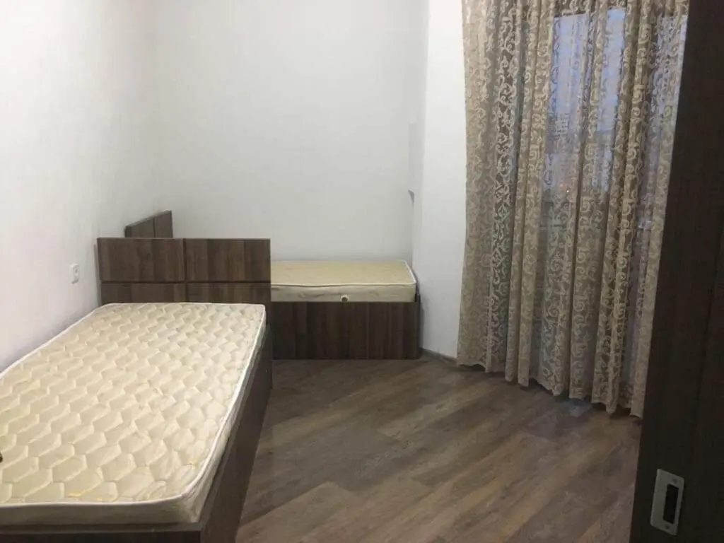 Тбилиси: Newly Renovated 3 Room Apartment