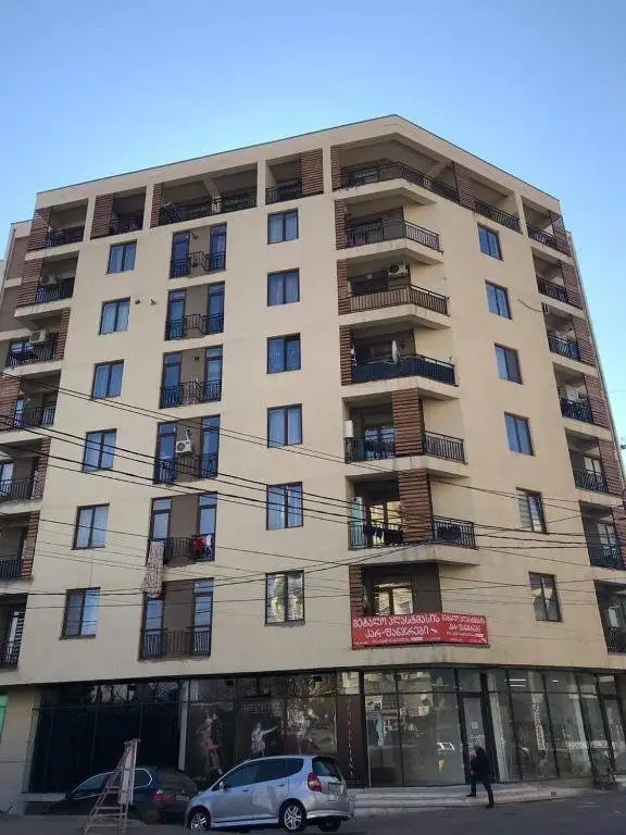 Тбилиси: Newly Renovated 3 Room Apartment
