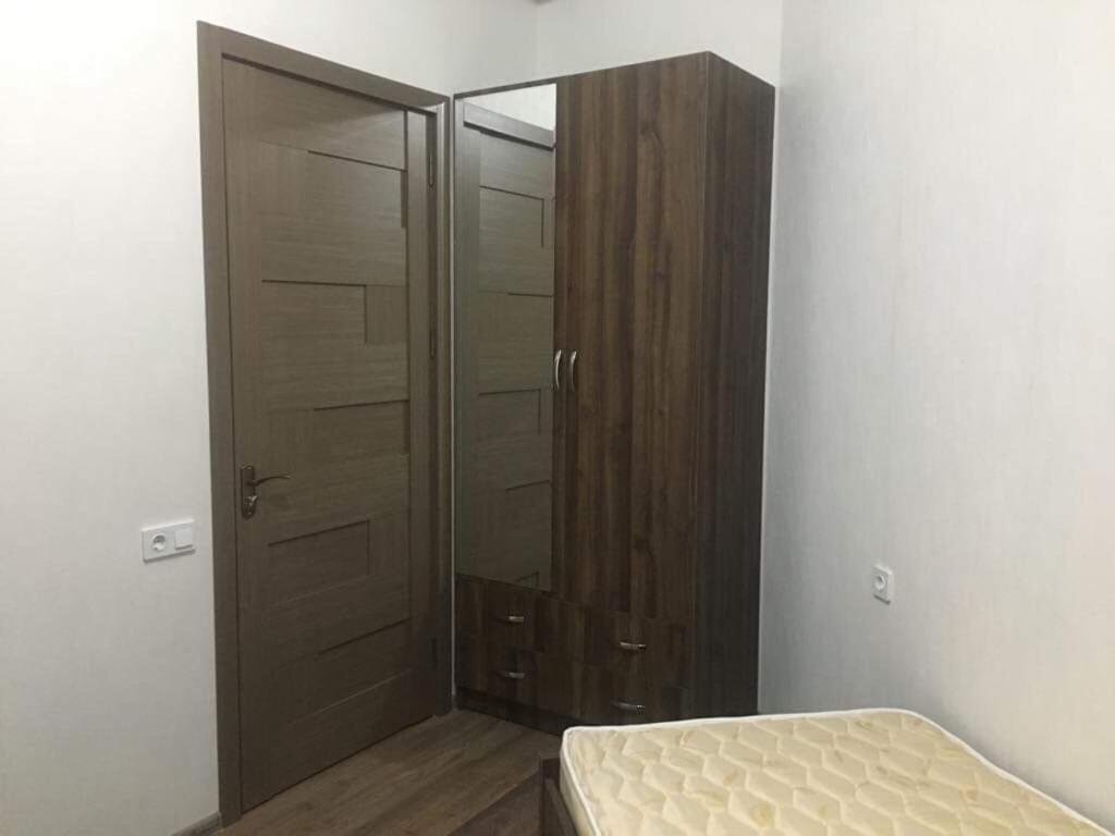 Тбилиси: Newly Renovated 3 Room Apartment