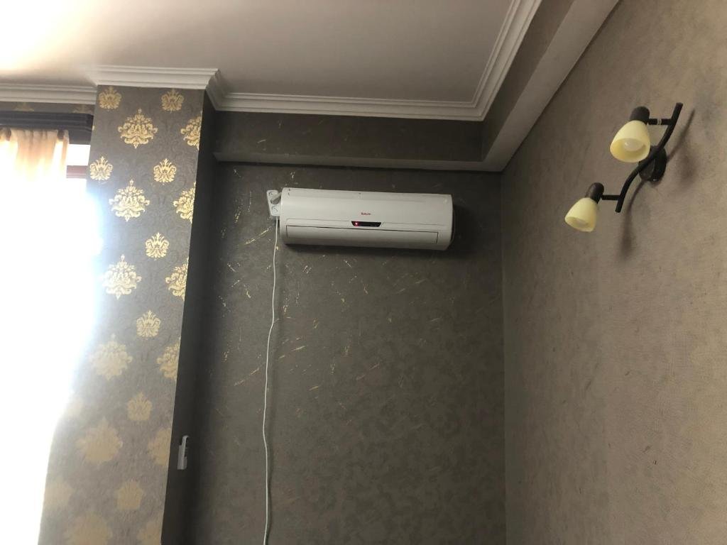 Тбилиси: Newly Renovated 3 Room Apartment