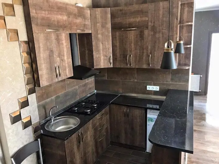 Тбилиси: Newly Renovated 3 Room Apartment