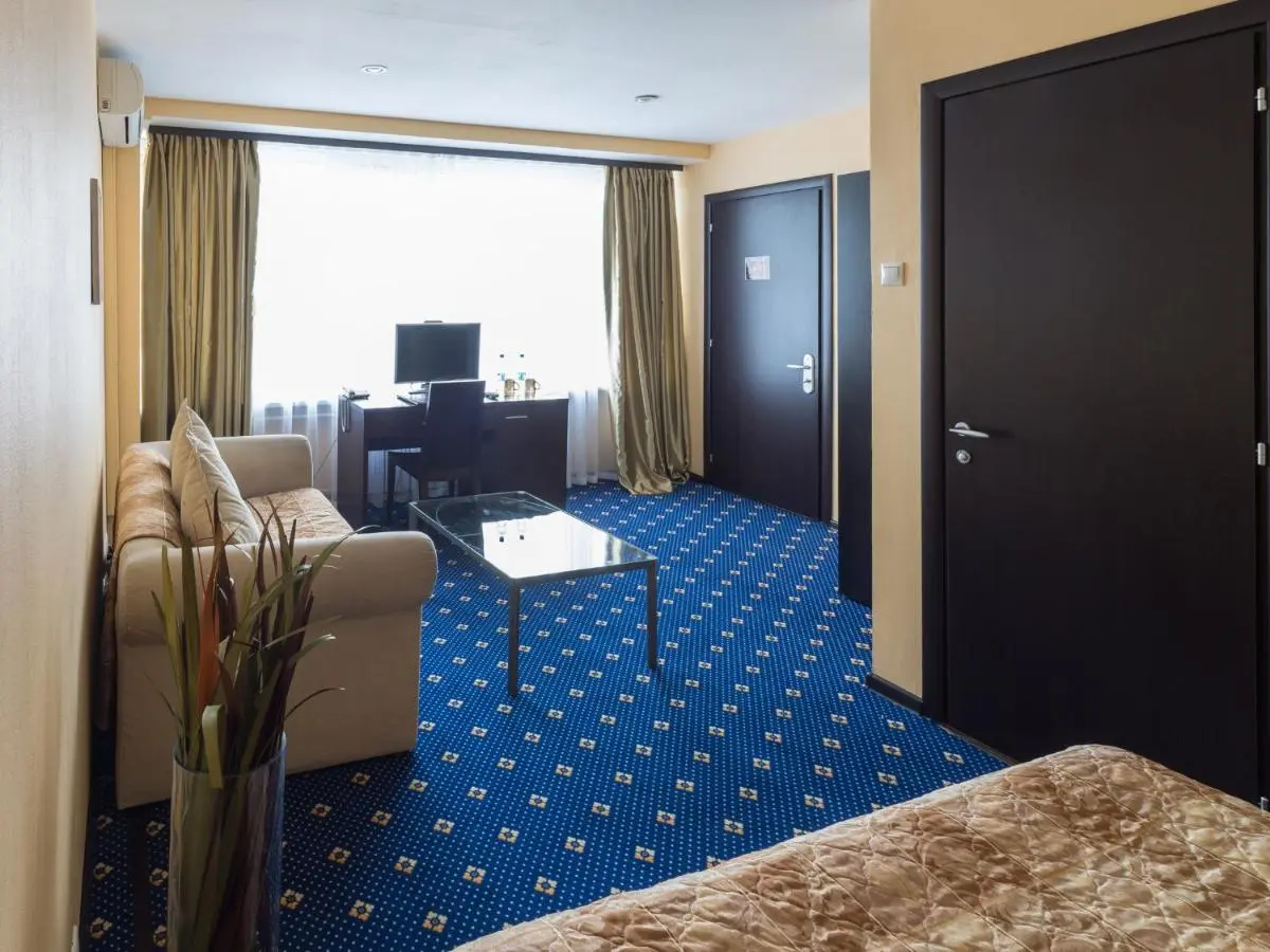 Karaul'noye: Уланская Отель
