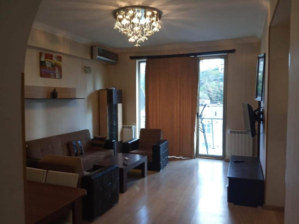 Тбилиси: AXIS PALACE 12 Tsintsadze ST