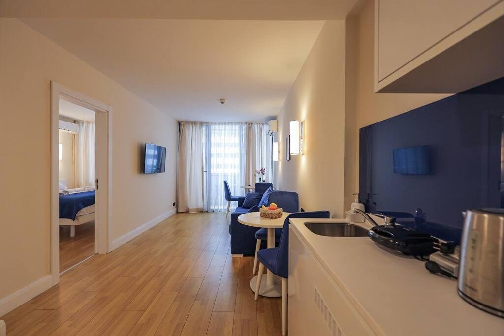 Батуми: Lovely 1BR apartment with balcony by the Black sea beach