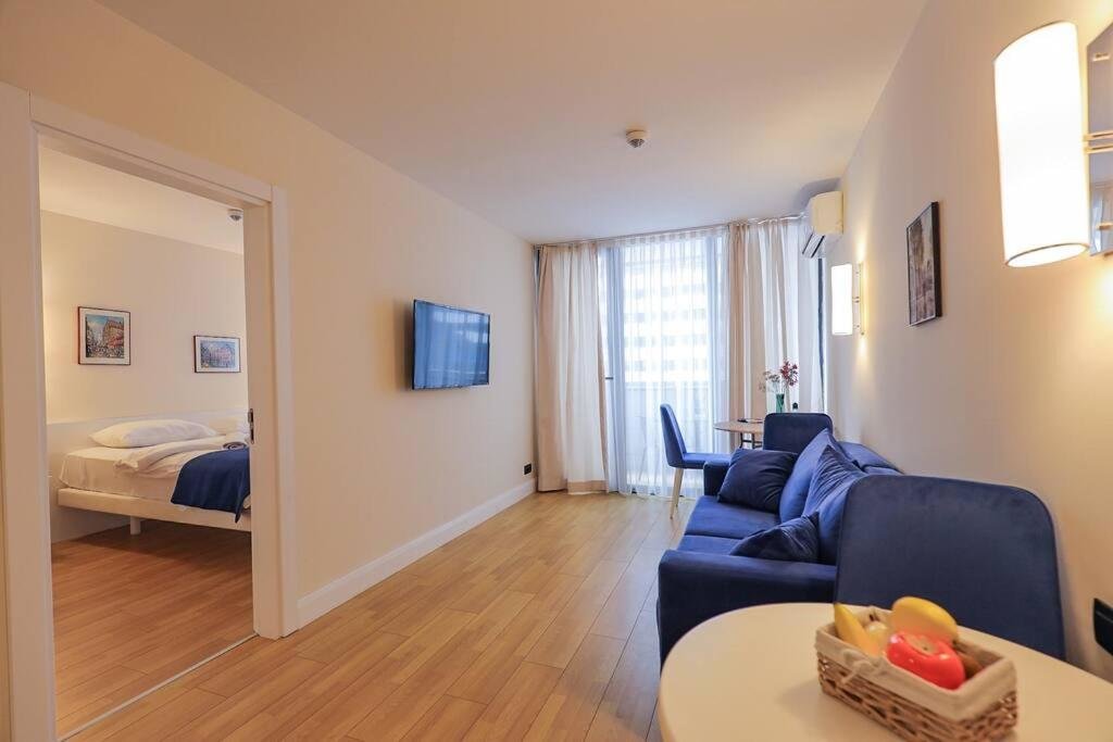 Батуми: Lovely 1BR apartment with balcony by the Black sea beach