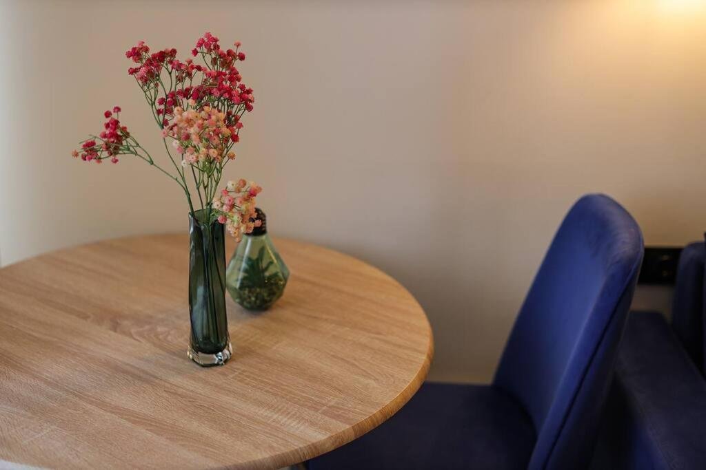 Батуми: Lovely 1BR apartment with balcony by the Black sea beach