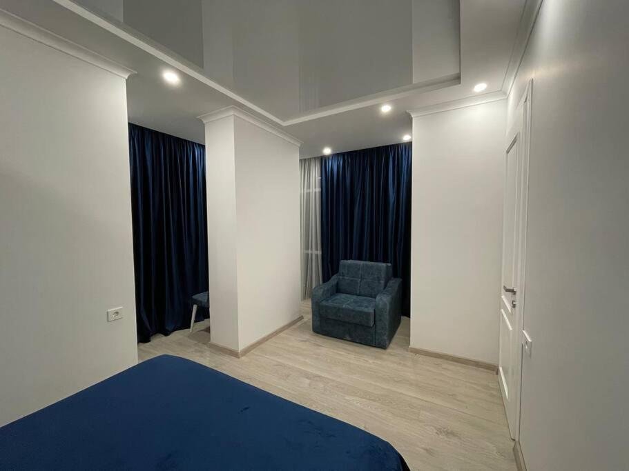 Батуми: Lovely 1-bedroom apartment with pool.
