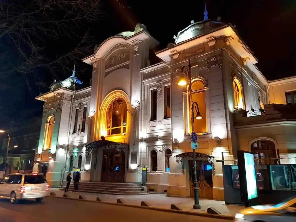 Тбилиси: Live Like A Tbilisian In A Loft Marjanisvhili