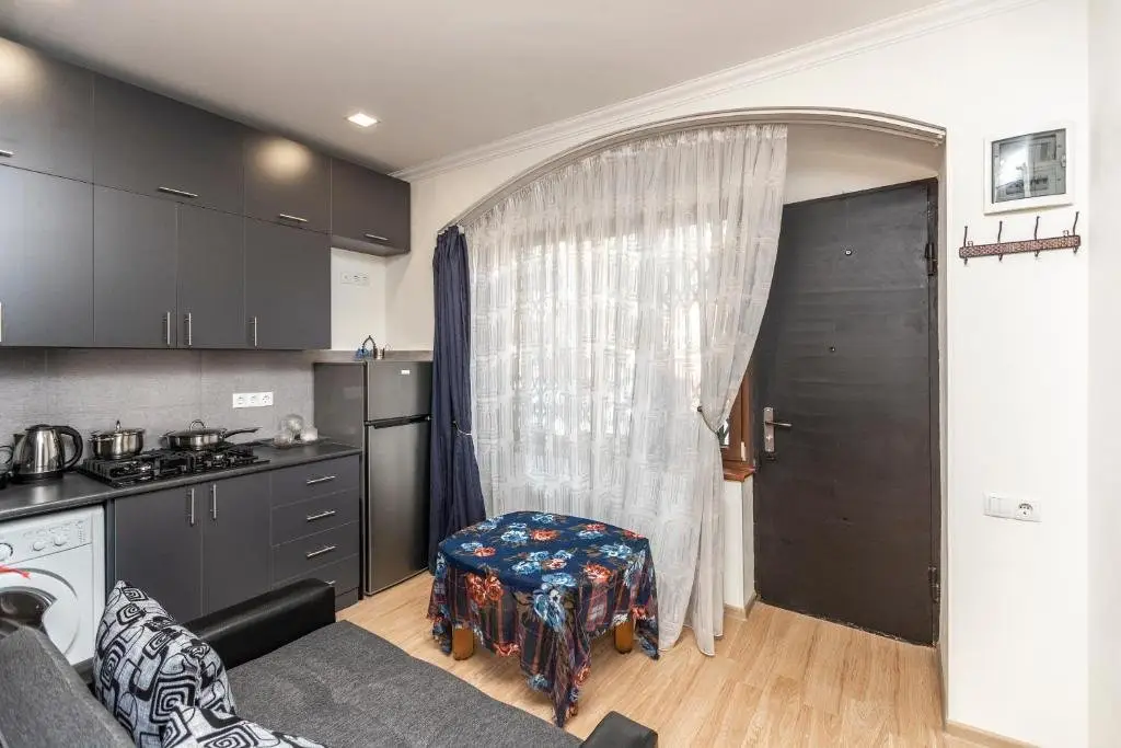 Тбилиси: Apartment on Machabeli Str. N16