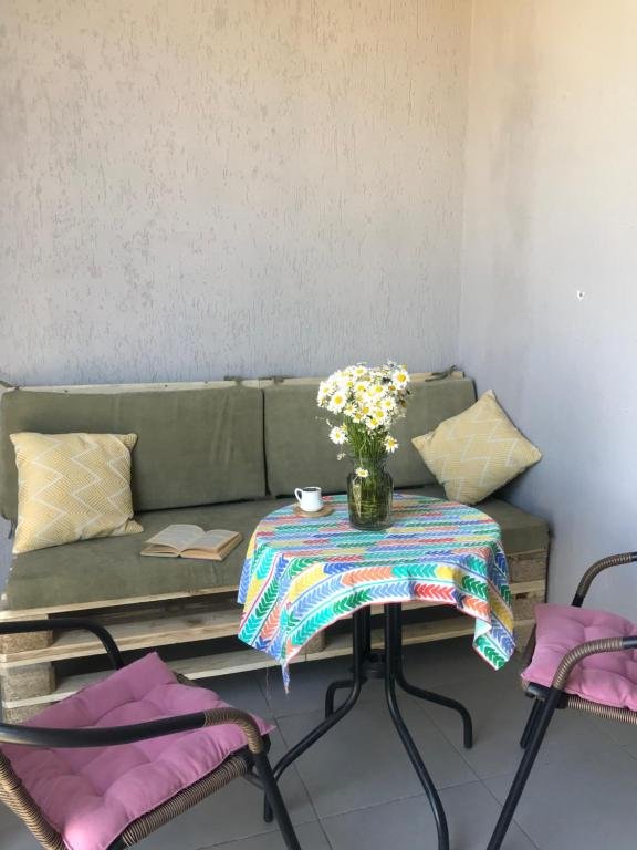 Тбилиси: Stylish Studio Apt W Cozy Balcony And Amazing Sunset View