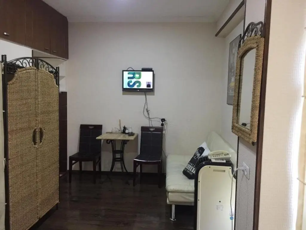 Тбилиси: Studio On Tatishvili Street, Near Filarmoni