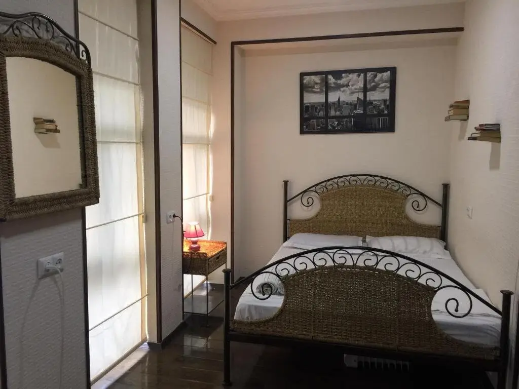 Тбилиси: Studio On Tatishvili Street, Near Filarmoni