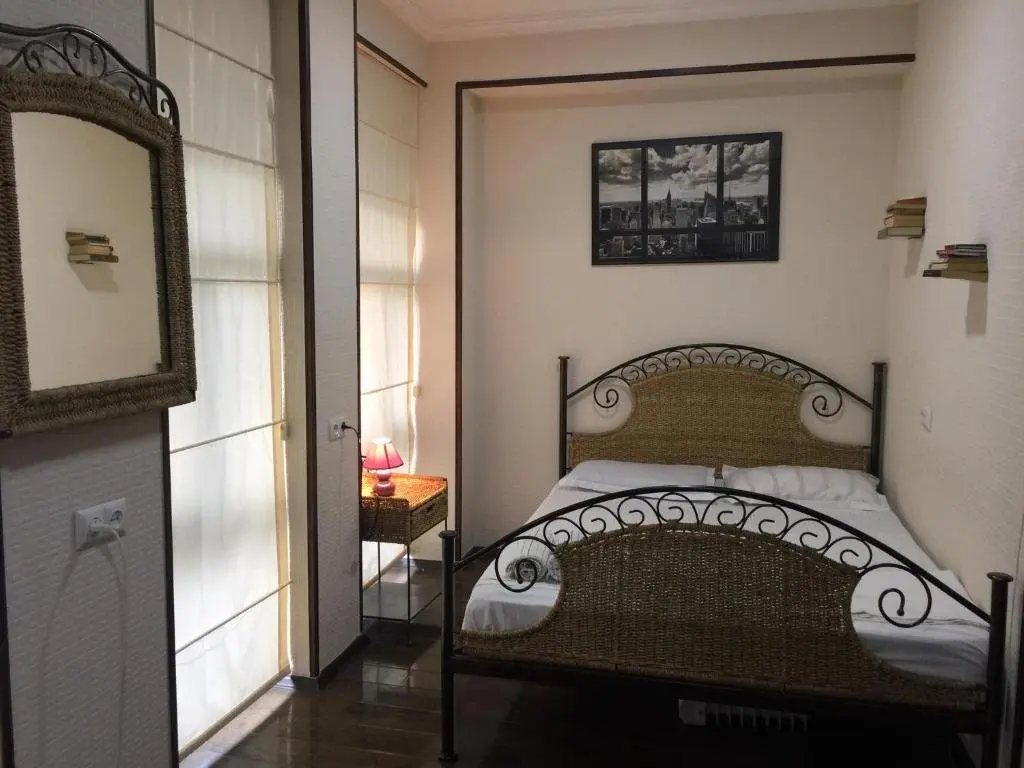 Тбилиси: Studio On Tatishvili Street, Near Filarmoni