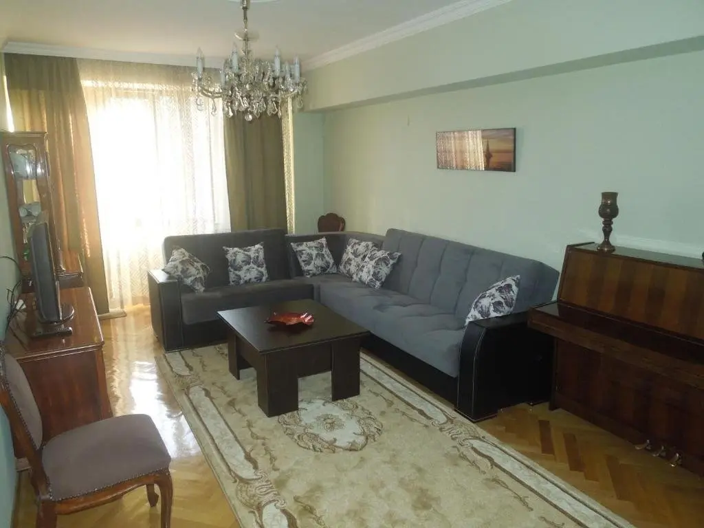 Батуми: Apartment on 26 May 10/12