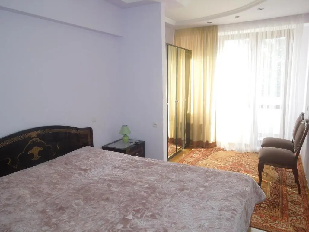 Батуми: Apartment on 26 May 10/12