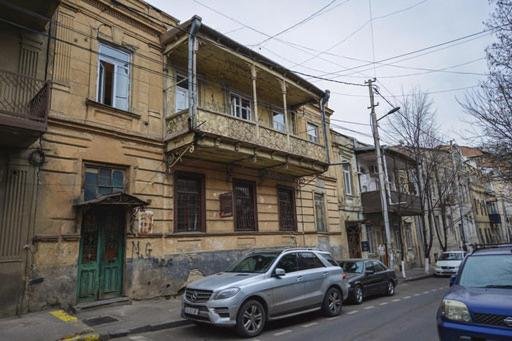 Тбилиси: Proper Apartments Design Studio Apt W Balconette At Rustaveli Ave