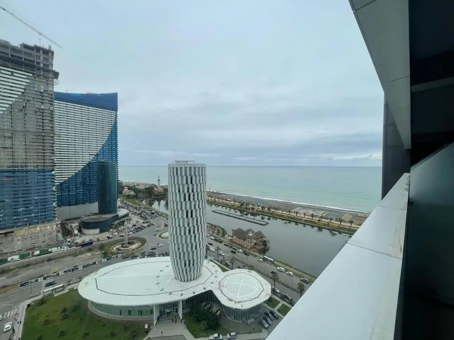 Батуми: Leo Group Luxury Apartment 2426 Alliance Palace