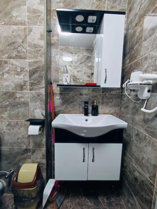 Батуми: Leo Group Apartment 07-707 GURU RESIDENCE Batumi