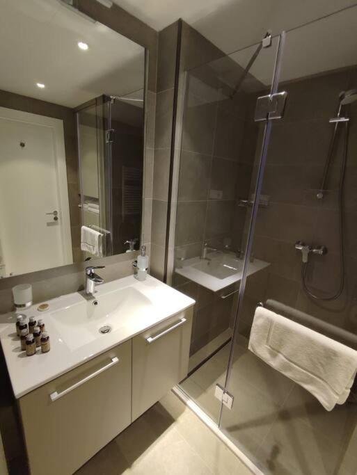 Батуми: Leo Group Luxury Apartment 09-15 Alliance Palace
