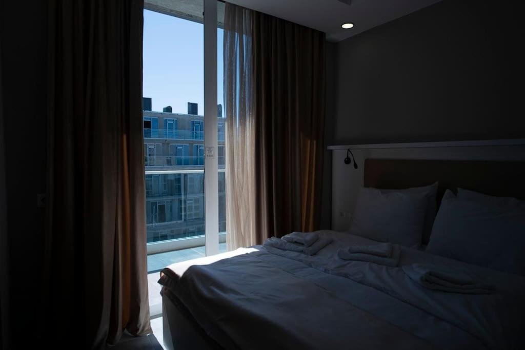 Батуми: Leo Group Apartment 14-307B Sunrise Batumi