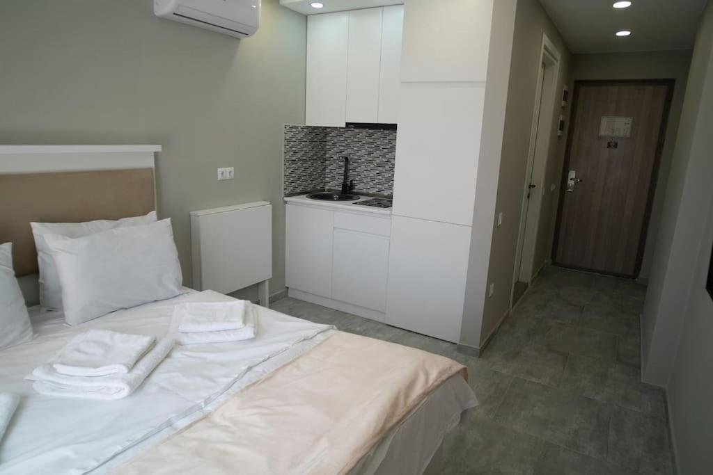 Батуми: Leo Group Apartment 14-307B Sunrise Batumi