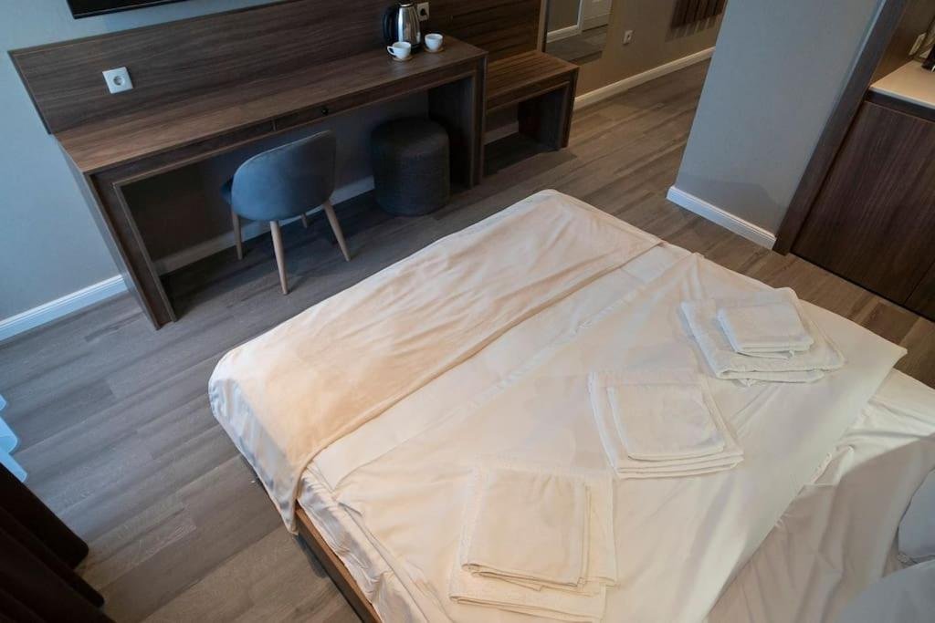 Батуми: Leo Group Luxury Apartment 24-13 Alliance Palace