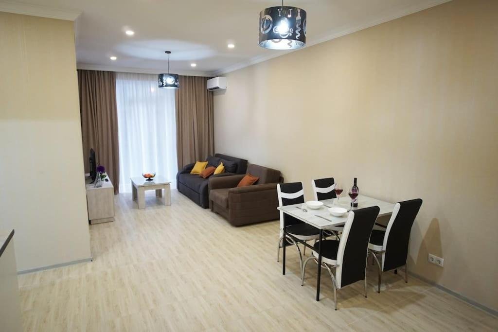 Батуми: Leo Group Apartment 16-10 Elegance Batumi