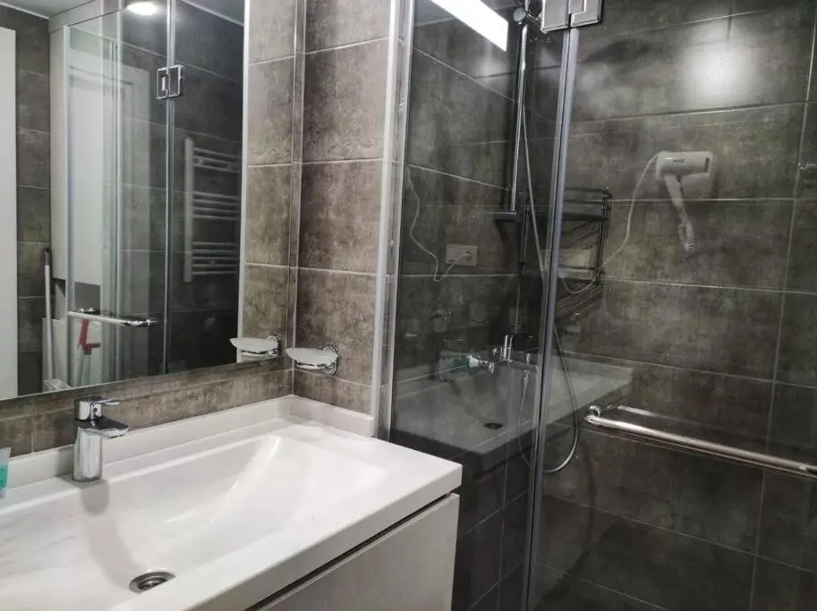 Батуми: Leo Group Luxury Apartment 18-20 Alliance Palace