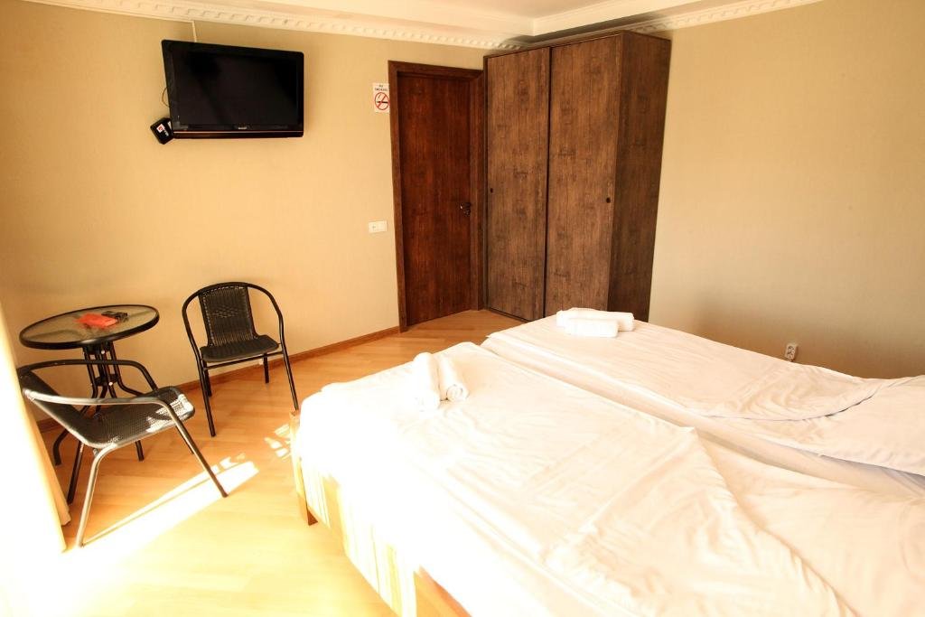 Тбилиси: Avlabari Metro Apartments