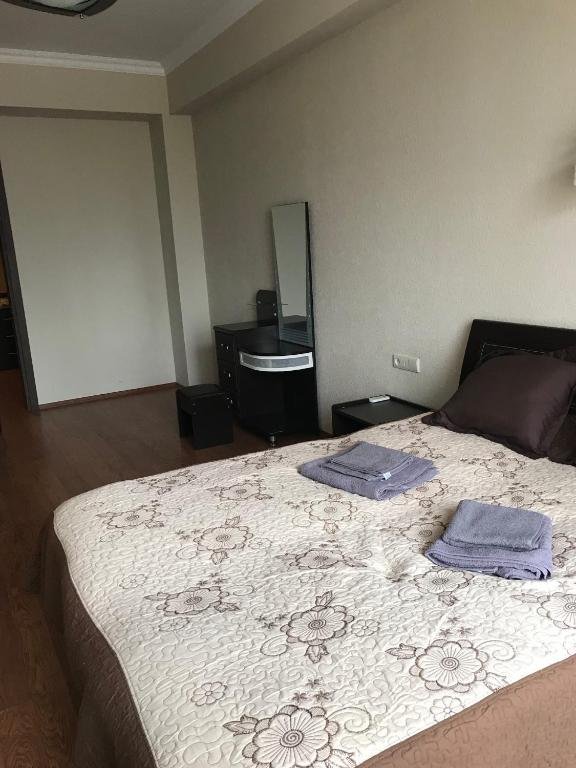 Тбилиси: Ninuli's Apartment On Kazbegi Avenue
