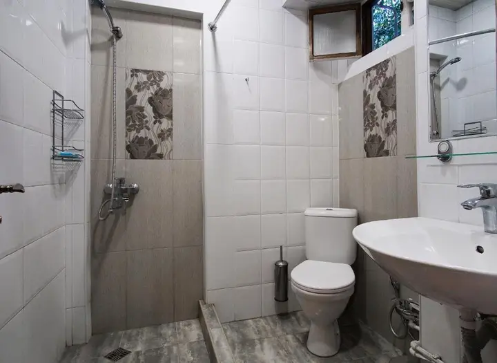 Тбилиси: old historical apartment in the center