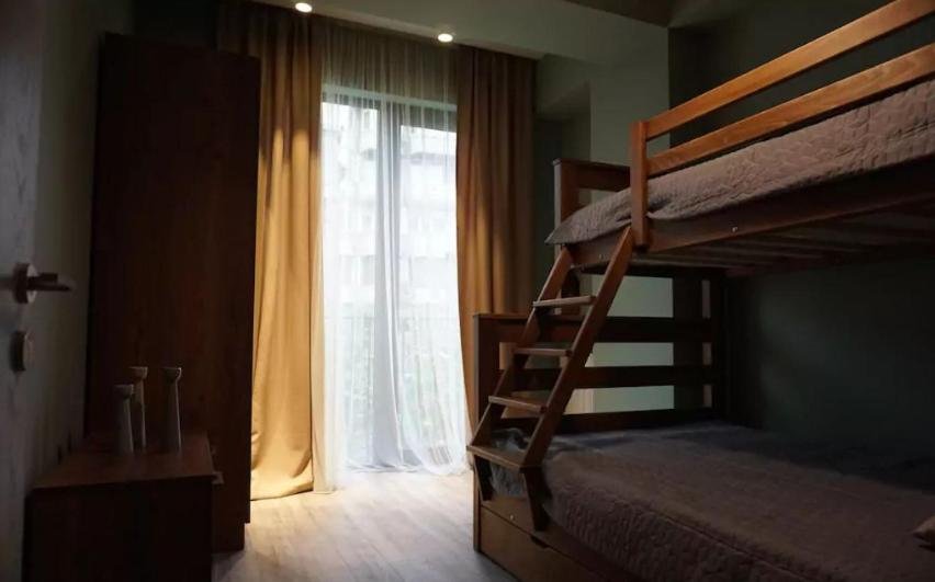 Тбилиси: Tbilisi Apartments Pekini