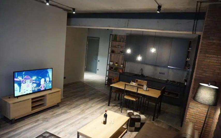 Тбилиси: Tbilisi Apartments Pekini