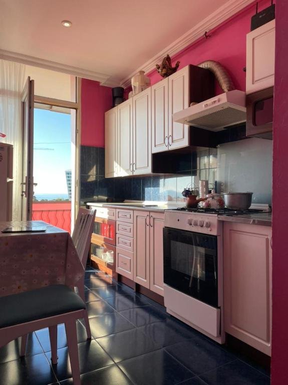 Батуми: apartment boulevardside