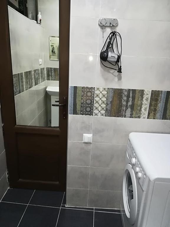 Тбилиси: agmashenebeli apartment t