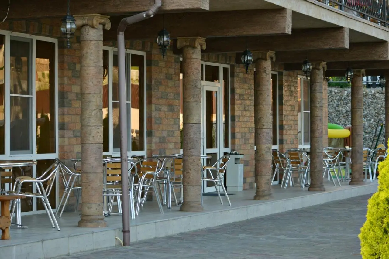 Сочи: Loo De Luxe on Dekabristov Street