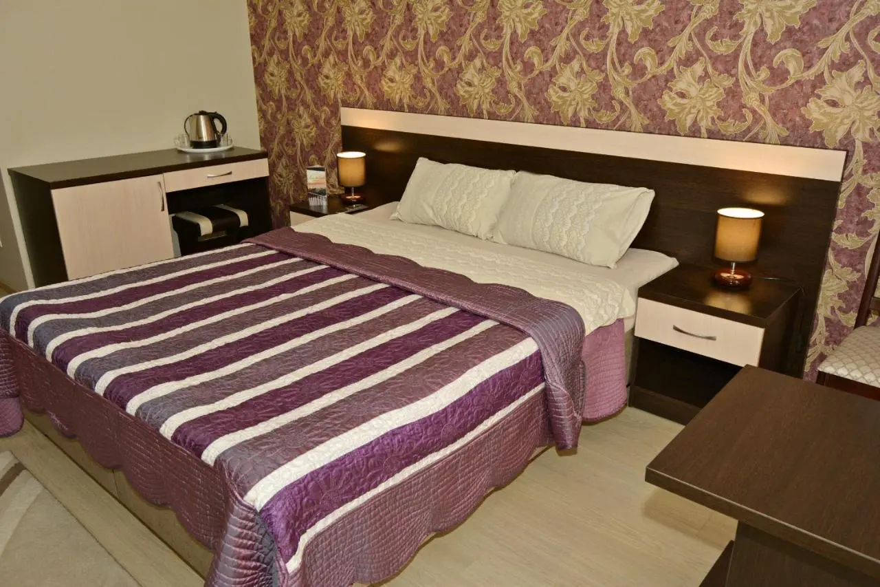 Сочи: Loo De Luxe on Dekabristov Street