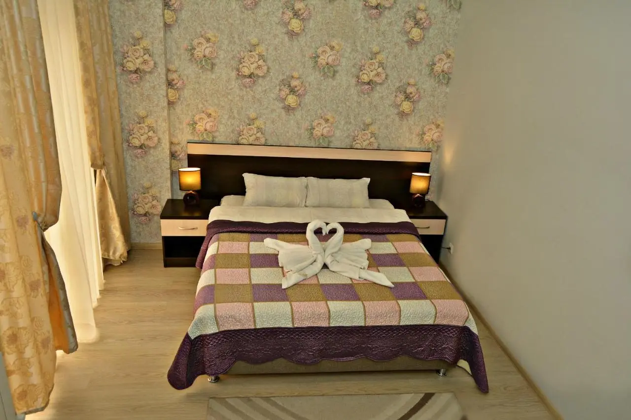 Сочи: Loo De Luxe on Dekabristov Street