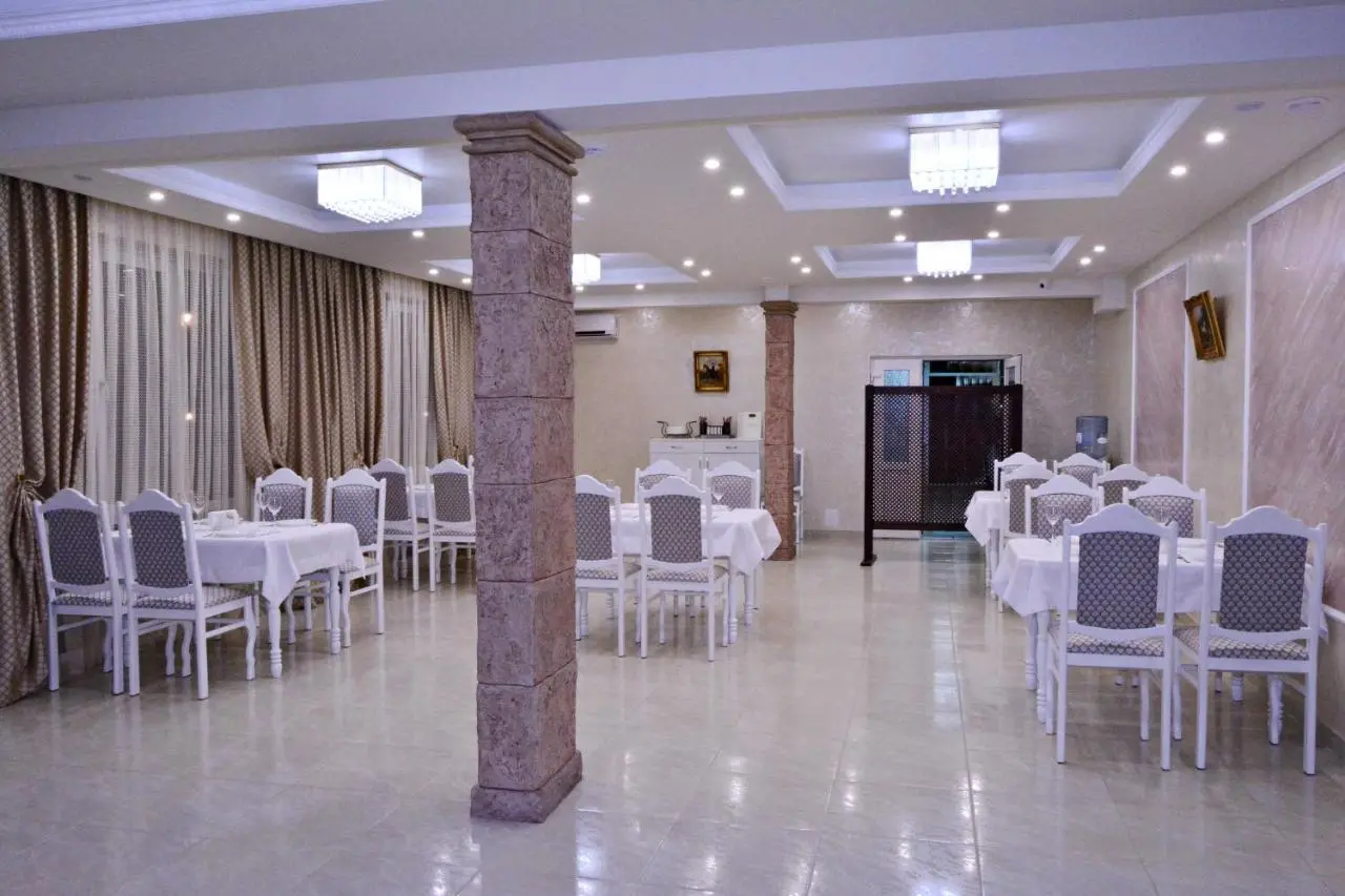 Сочи: Loo De Luxe on Dekabristov Street