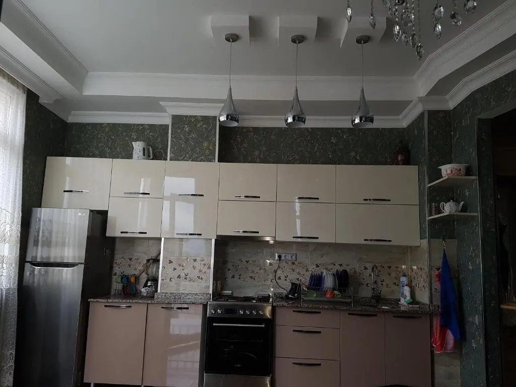 Батуми: Apartment On Chavchavadze Avenue