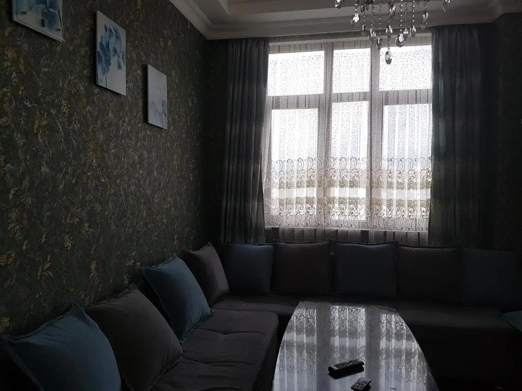 Батуми: Apartment On Chavchavadze Avenue