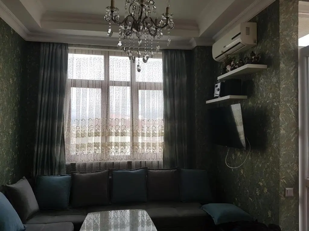 Батуми: Apartment On Chavchavadze Avenue