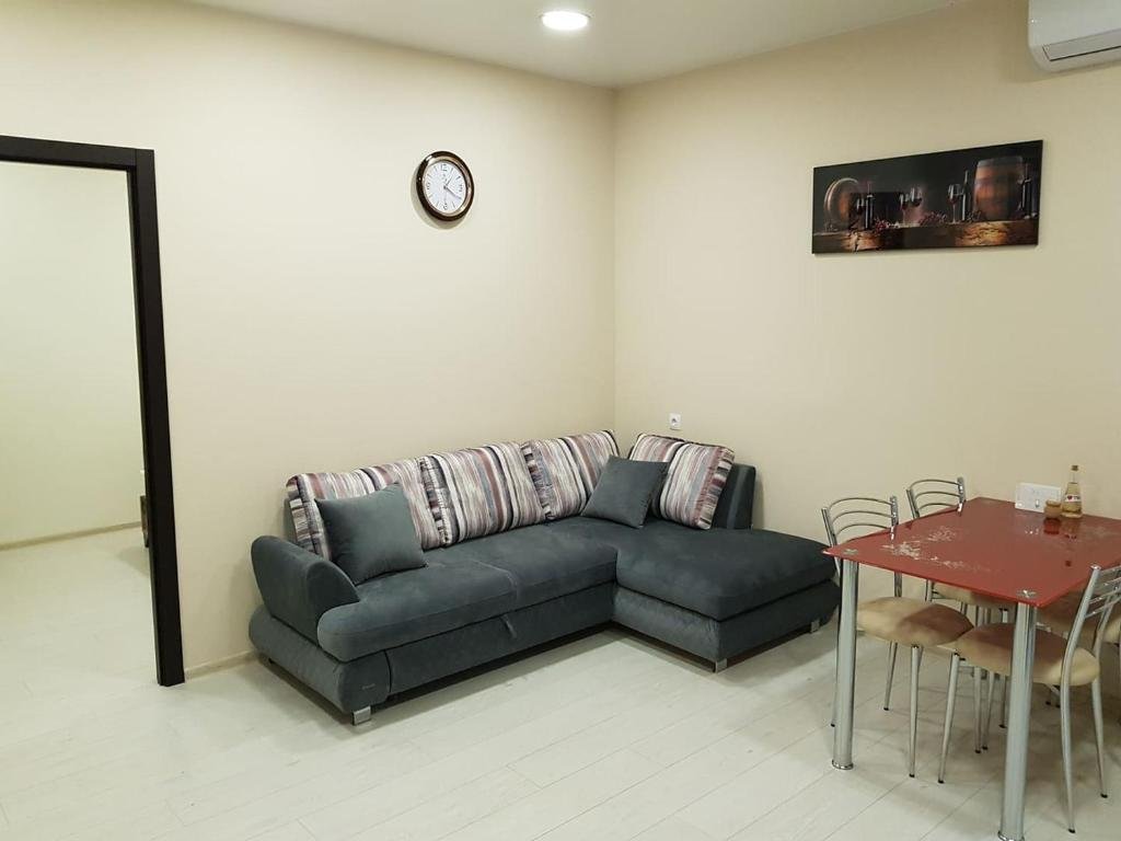 Тбилиси: Huge Apartment in the City Center