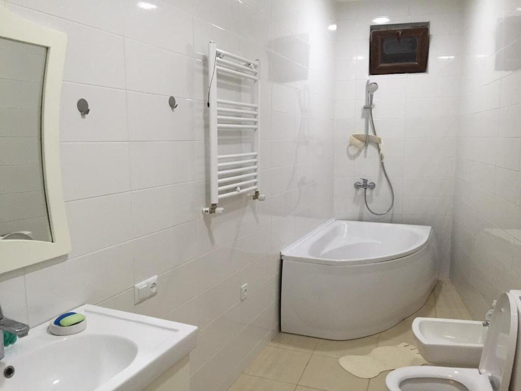 Тбилиси: Tbilisi Tskneti Guesthouse