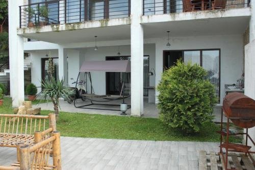 Батуми: Guesthouse White Villa