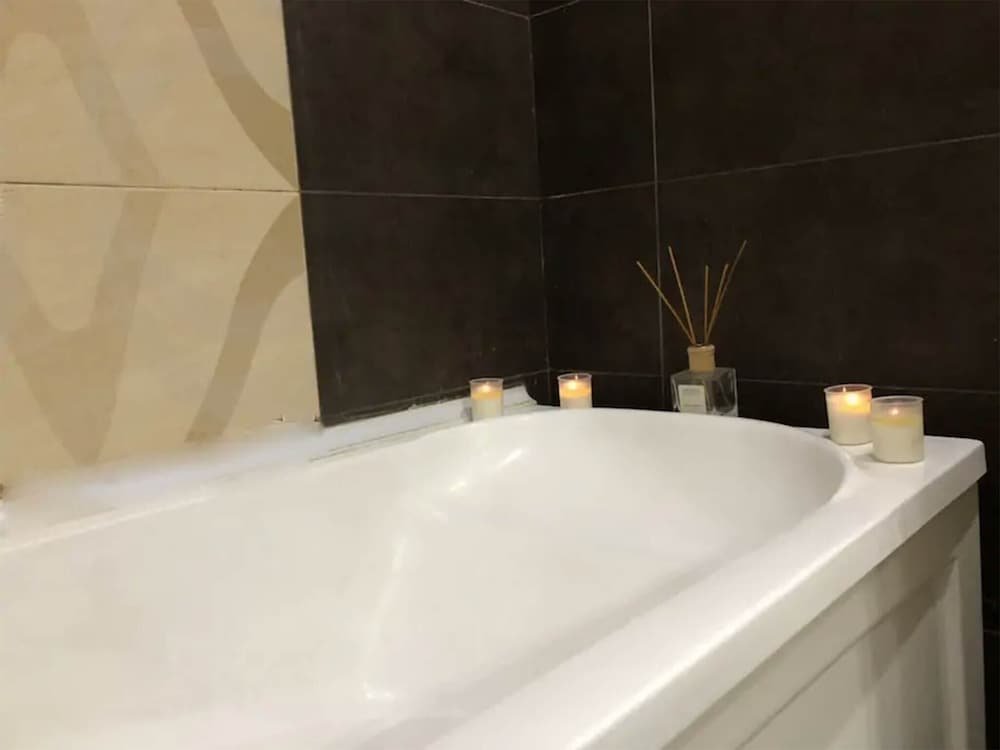 Тбилиси: Perfect Apartment to stay at in Tbilisi for either business or Pleasure