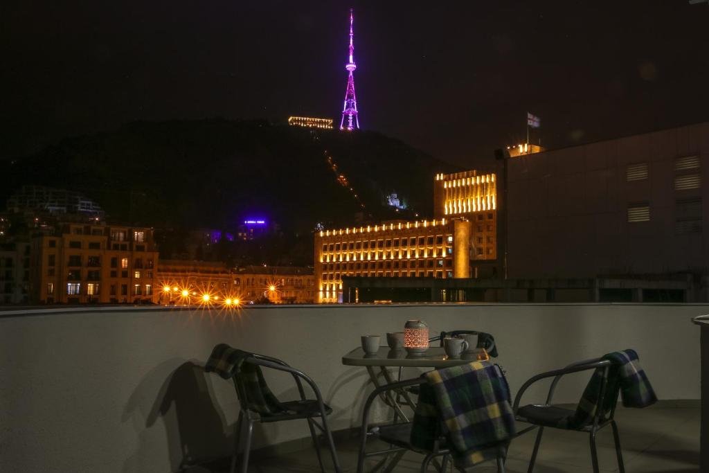 Тбилиси: Penthouse at Freedom Square
